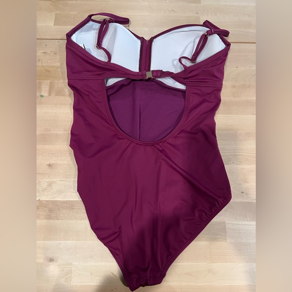 TOMMY BAHAMA PEARL SOLIDS WOMENS ONE PIECE. NWT HTF SIZE 12 - Picture 2 of 4